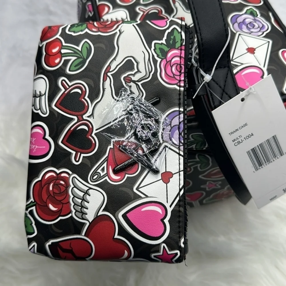 💕▪️Betsey johnson▪️roses And Hearts  print cosmetic Travel Case With Pouch